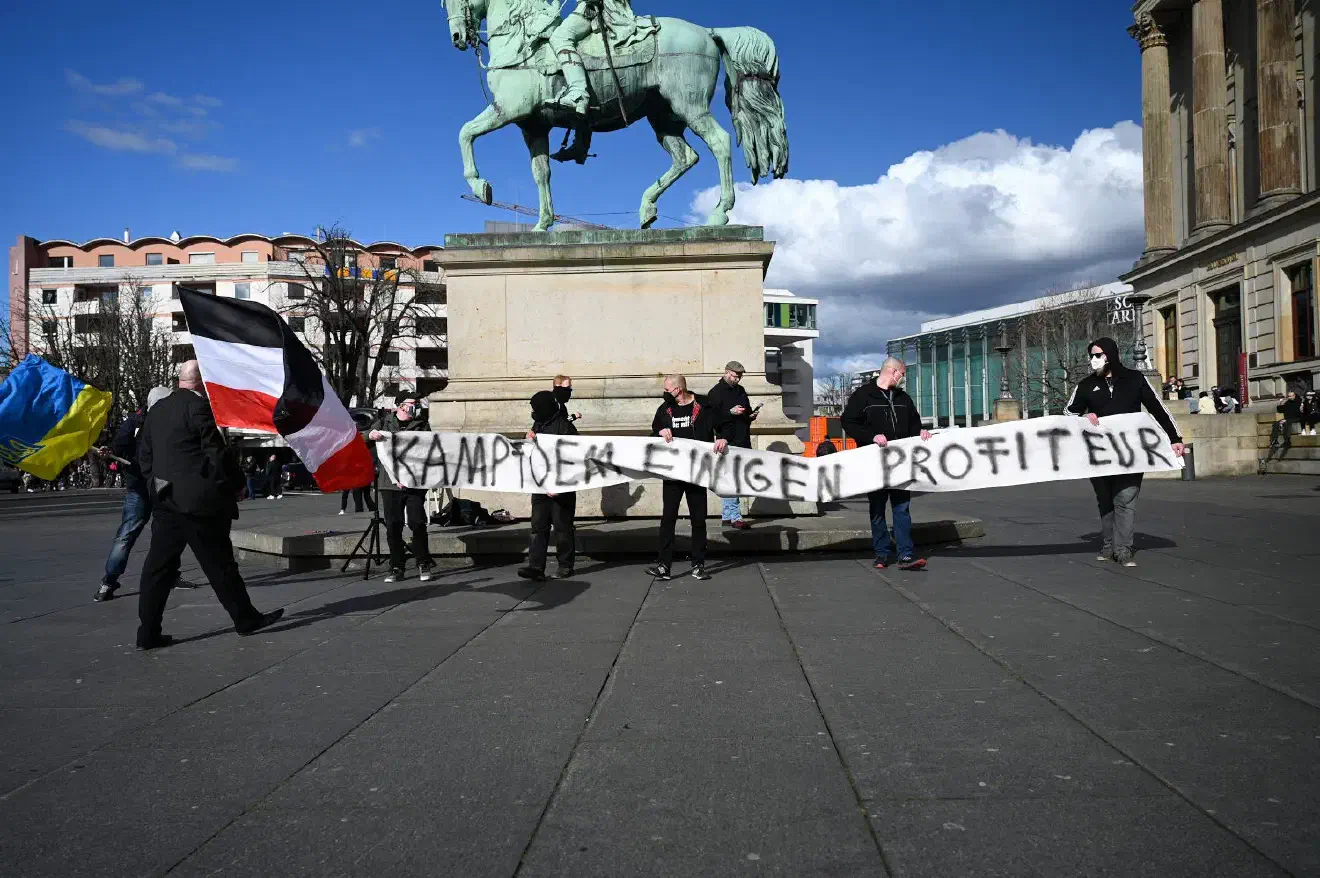 Die dort zur Schau gestellte und von der Polizei Braunschweig gedultete Parole, zeigte klar auf um was es den Protagonisten der neonazistischen Splitterpartei im Kern ging: die Verbreitung ihres antisemitischen Weltbildes.