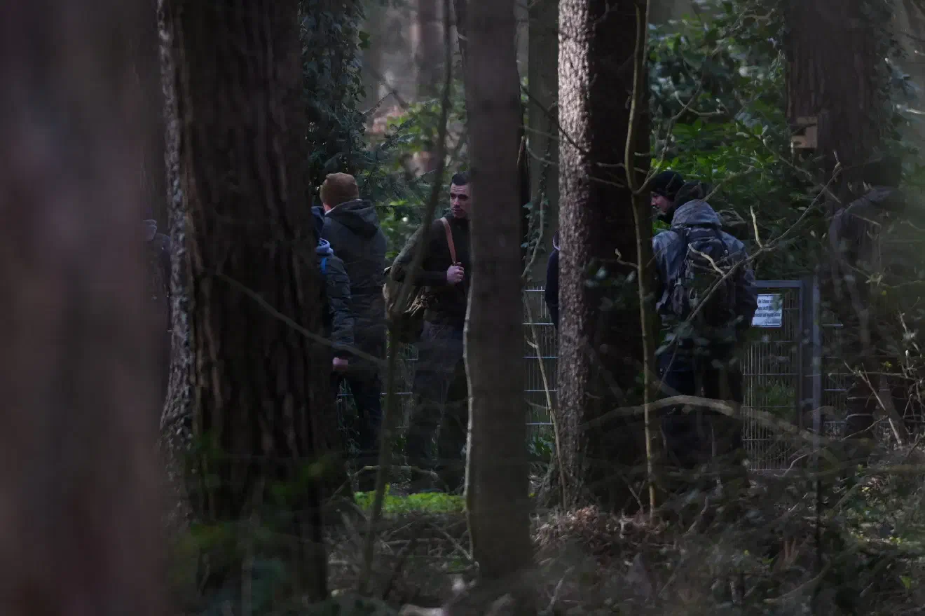 Anschließend wanderte die Gruppe Neonazis mit ihren Kindern durch den "Sachsenwald" um Aumühle herum.
