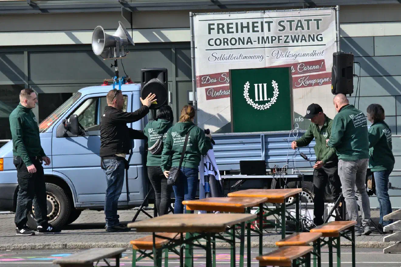 Die Soundanlage kippte zunächst zwei Mal um ...
