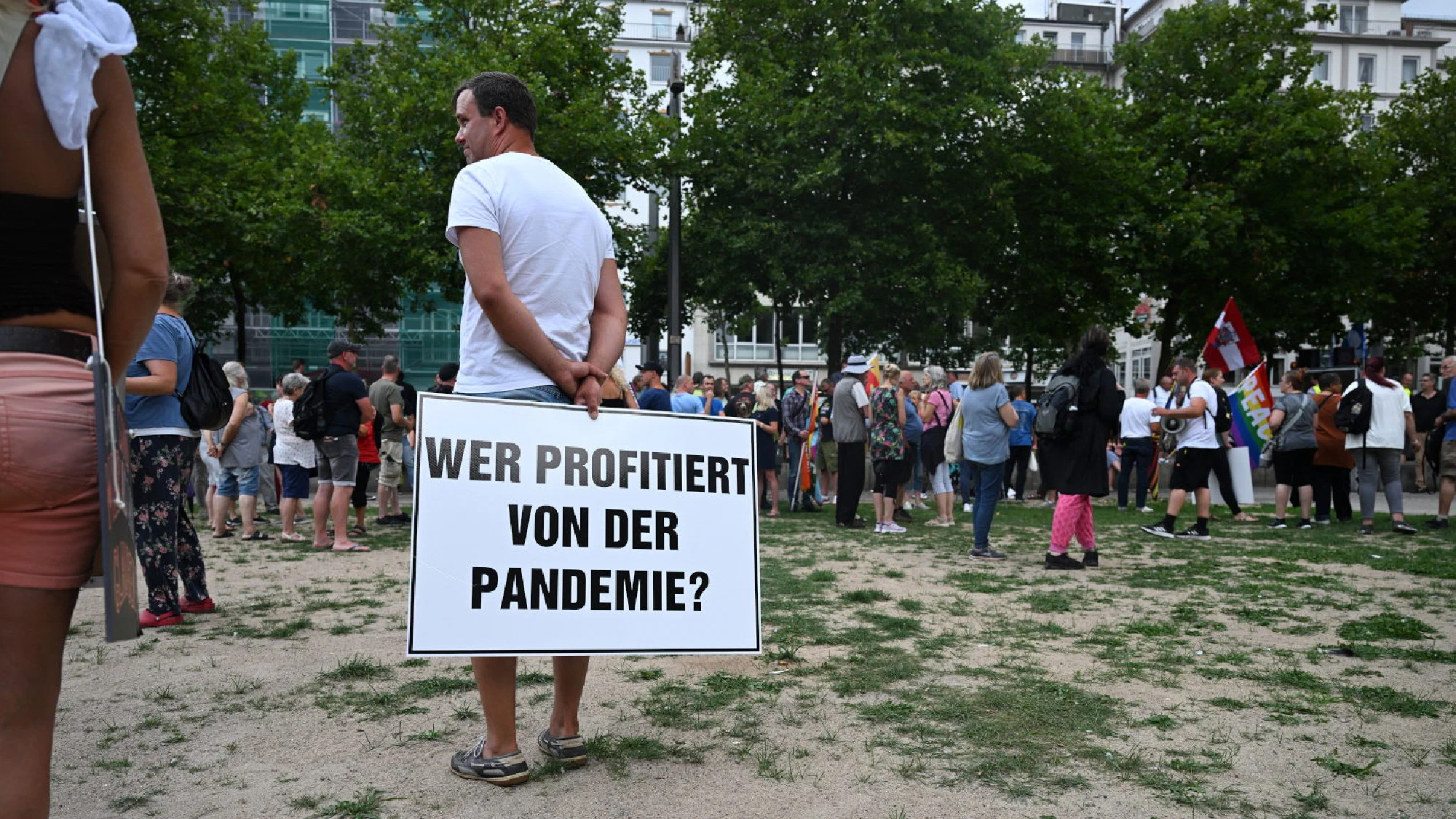 Demonstration von Verschwörungsideolog:innen in Bremen