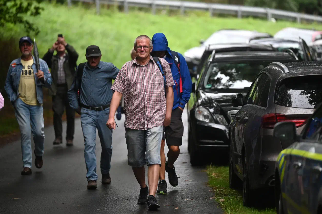 Zu der Reisegruppe von Frank Rennicke gehörte auch der notorische Holocaustleugner und Reichsbürger Christian Bärthel. 