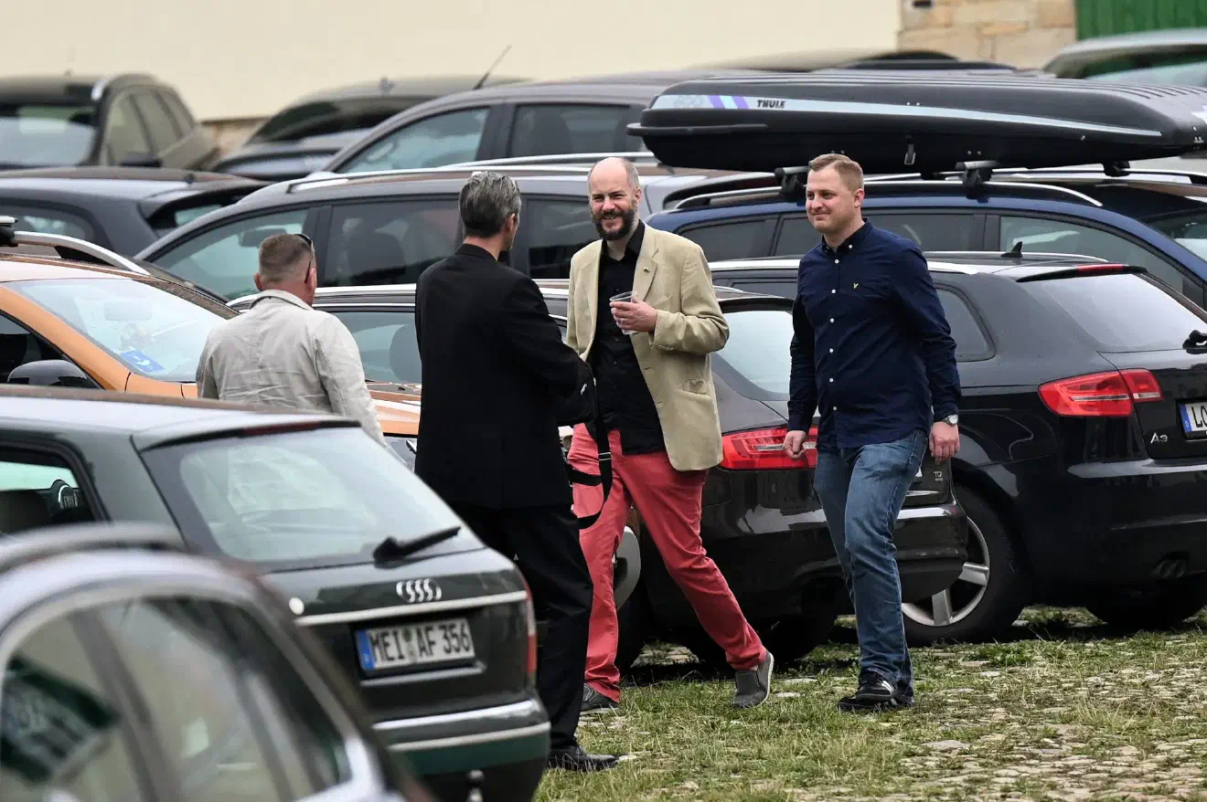 Erklärtes Ziel der Partei ist die Herauslösung Sachsens aus der Bundesrepublik Deutschland. Ihnen schwebt stattdessen ein streng hierarchisches System einer Einzelherrschaft, wie eine Monarchie oder ein Führerstaat, vor.