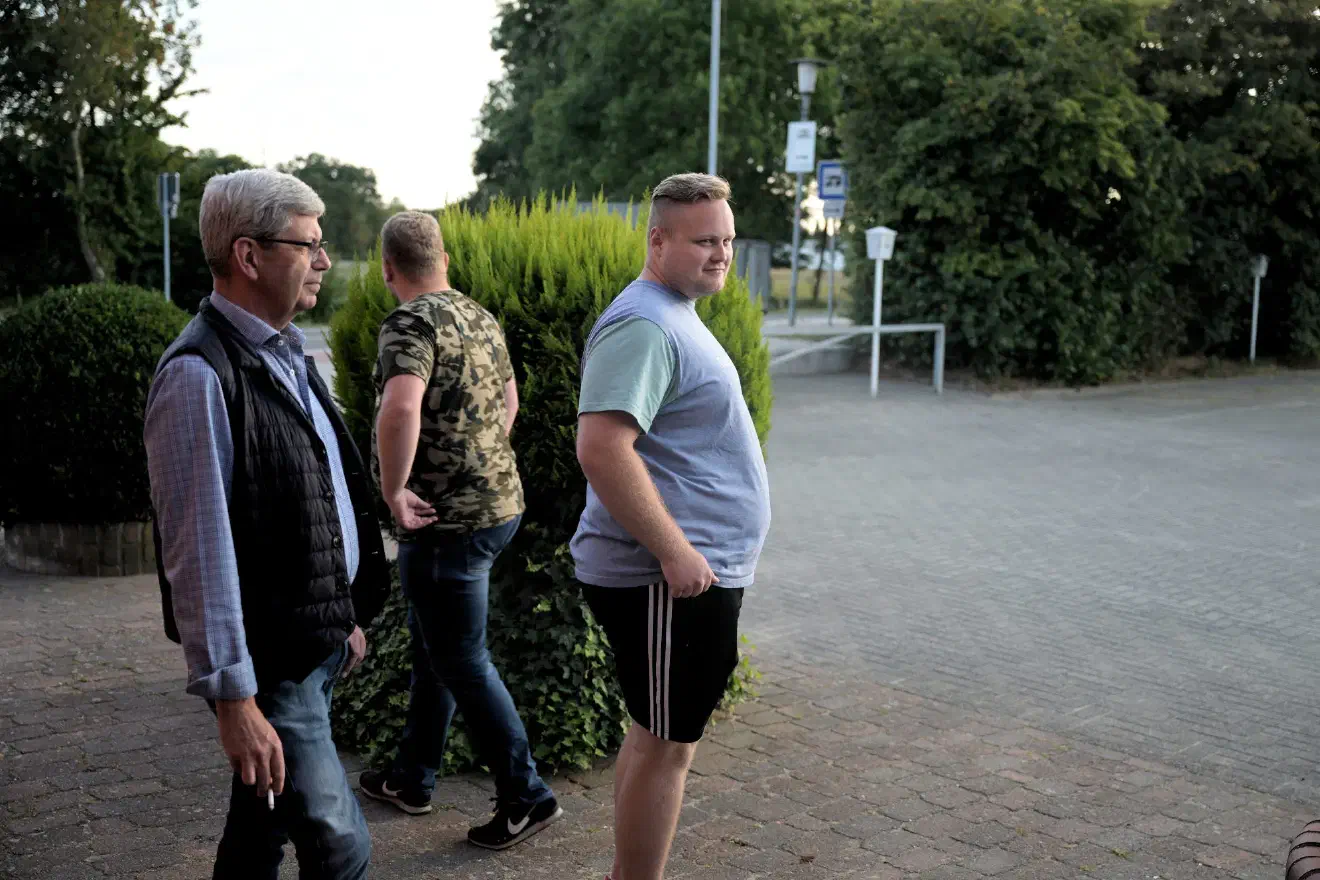 Die jetzt durchgeführte Veranstaltung sollte Mitglieder der AfD und andere Unterstützer:innen auf die anstehende Landtagswahl einstimmen. Auch sollten neue Mitglieder geworben werden und Spenden eingesammelt werden.