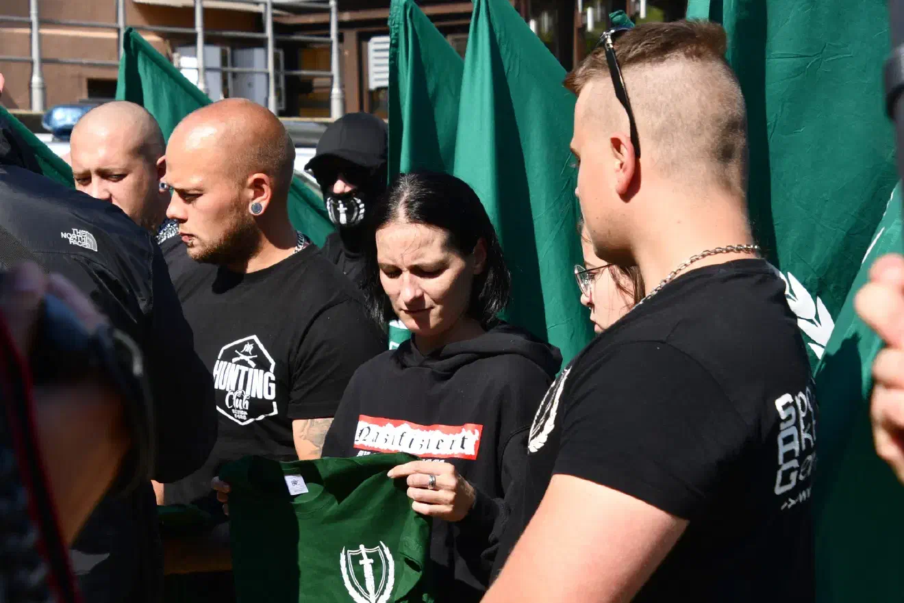 Vor Beendigung der Veranstaltung fand noch ein Aufnahme-Ritual statt, bei dem Neumitglieder einzeln benannt wurden: Alex aus MV, Christian aus MV, Benjamin aus MV, Michelle aus MV, Silvia aus MV sowie Stanley aus Sömmerda wurden namentlich aufgerufen. Ihnen wurden grüne T-Shirts zum Zeichen ihrer erreichten Vollmitgliedschaft verliehen.