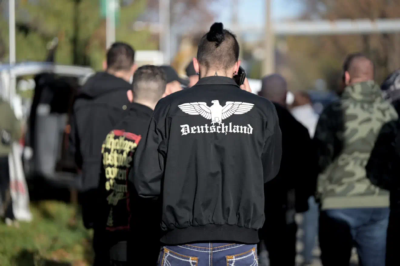 Neben Neonazis aus überregionalen Strukturen nahmen auch Personen aus Spremberg an der Demonstration teil.