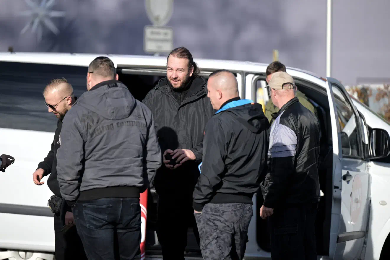 Im Verlauf der Demonstration wurde gegen einen Teilnehmer eine Anzeige wegen Volksverhetzung gefertigt. Der Fahrer des Lautsprecherwagens der NPD Demonstration hatte Gegendemonstrant*innen verbal angegangen.