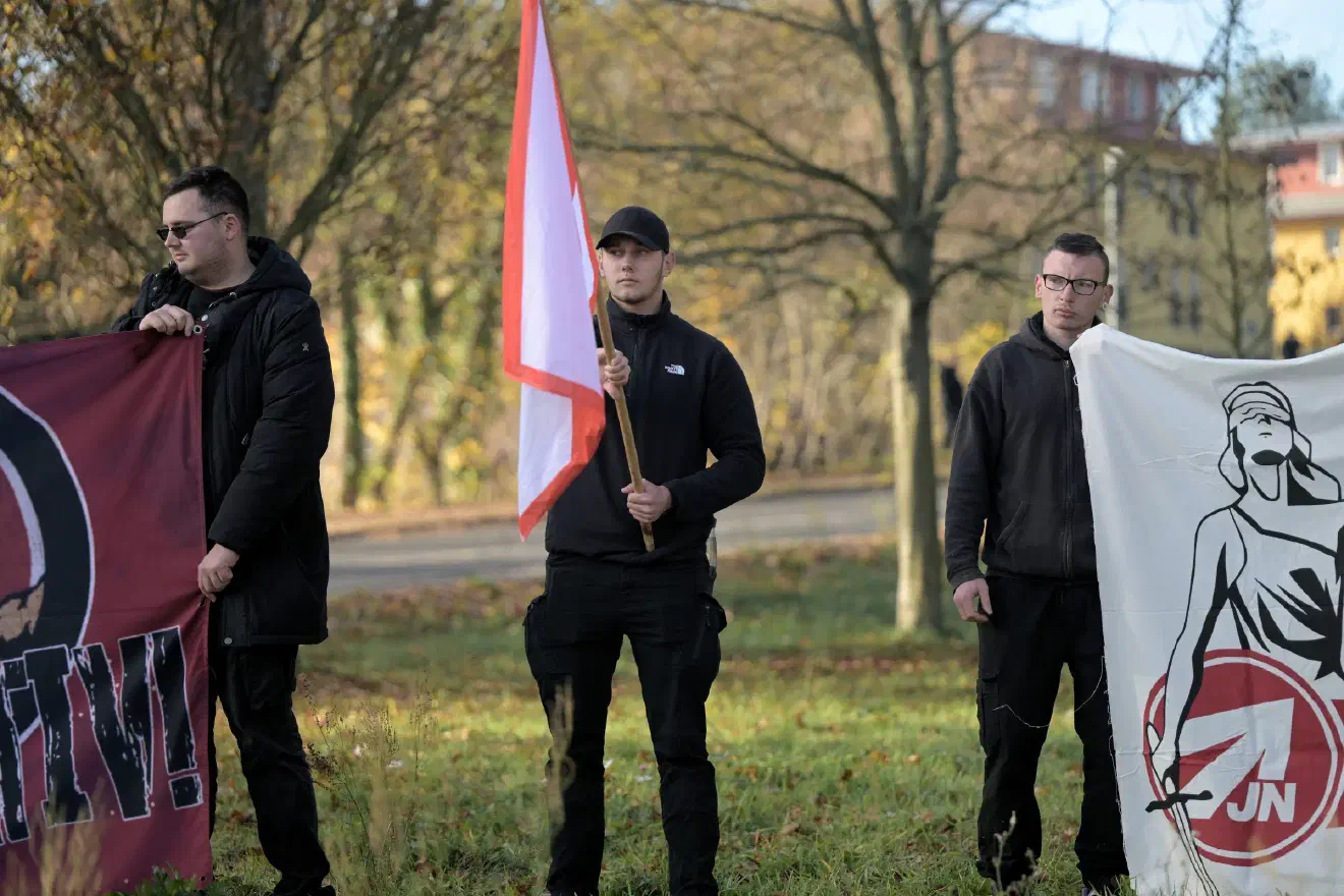 Ein Großteil der in Spremberg anwesenden JN-Aktivisten hnahm wenige Stunden später auch am Landesparteitag der NPD-Brandenburg teil.