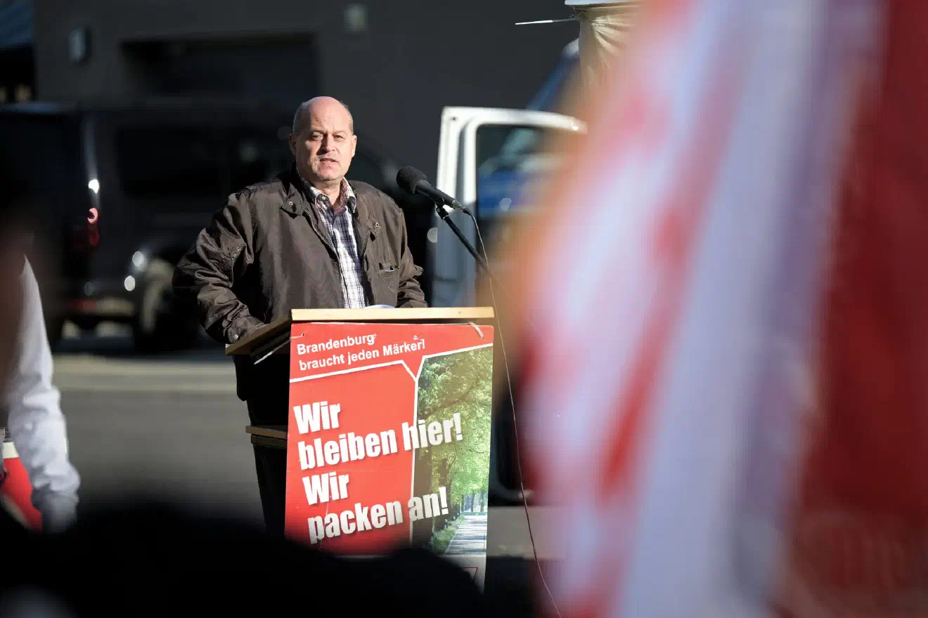 Der NPD-Landesvorsitzende Klaus Beier während seines Redebeitrags.