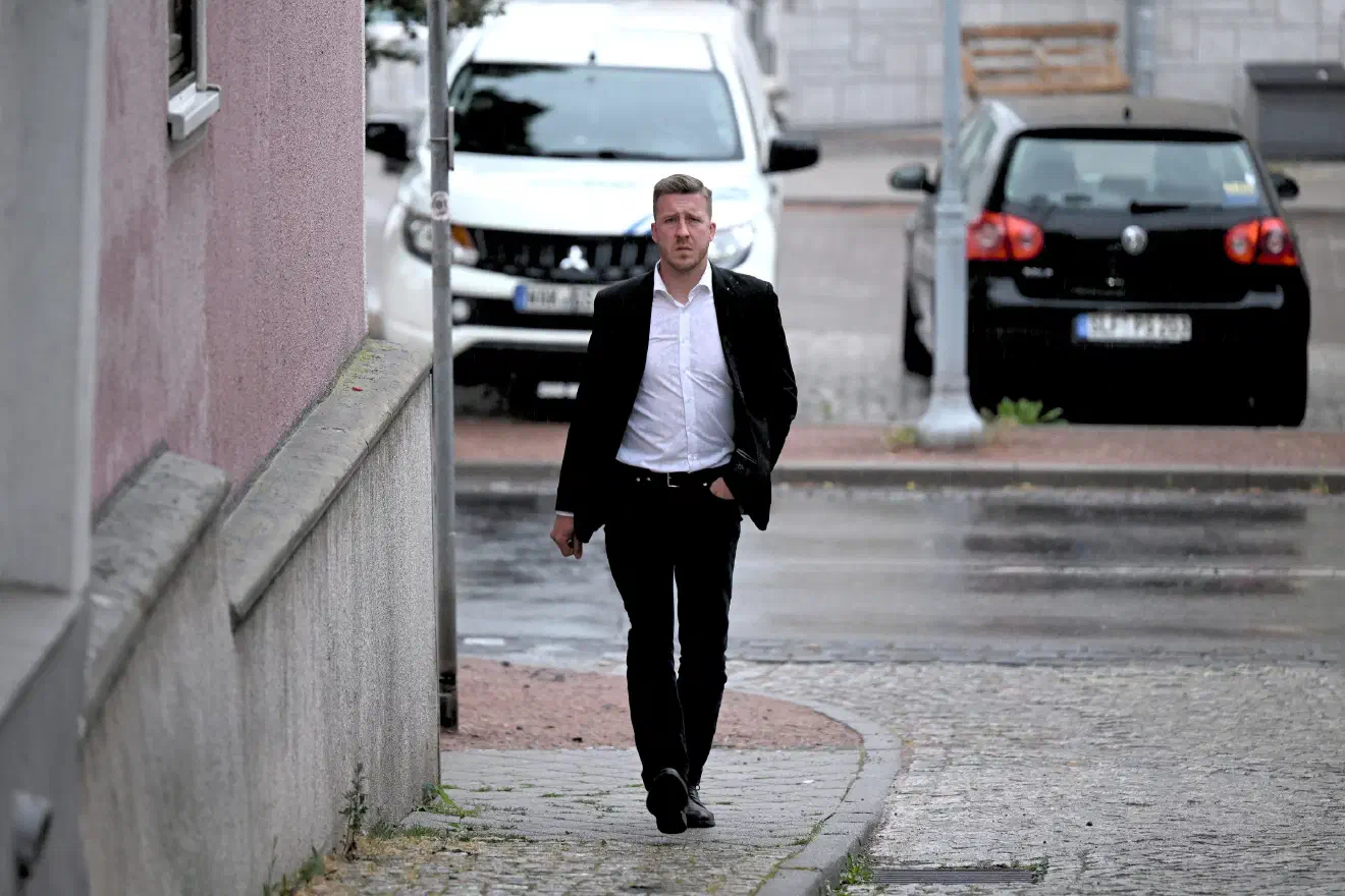 Mario Walter Brockmann ist darüber hinaus auch familiär mit Götz Kubitschek verbunden. So handelt es sich um einen der Schwiegersöne der Familie.