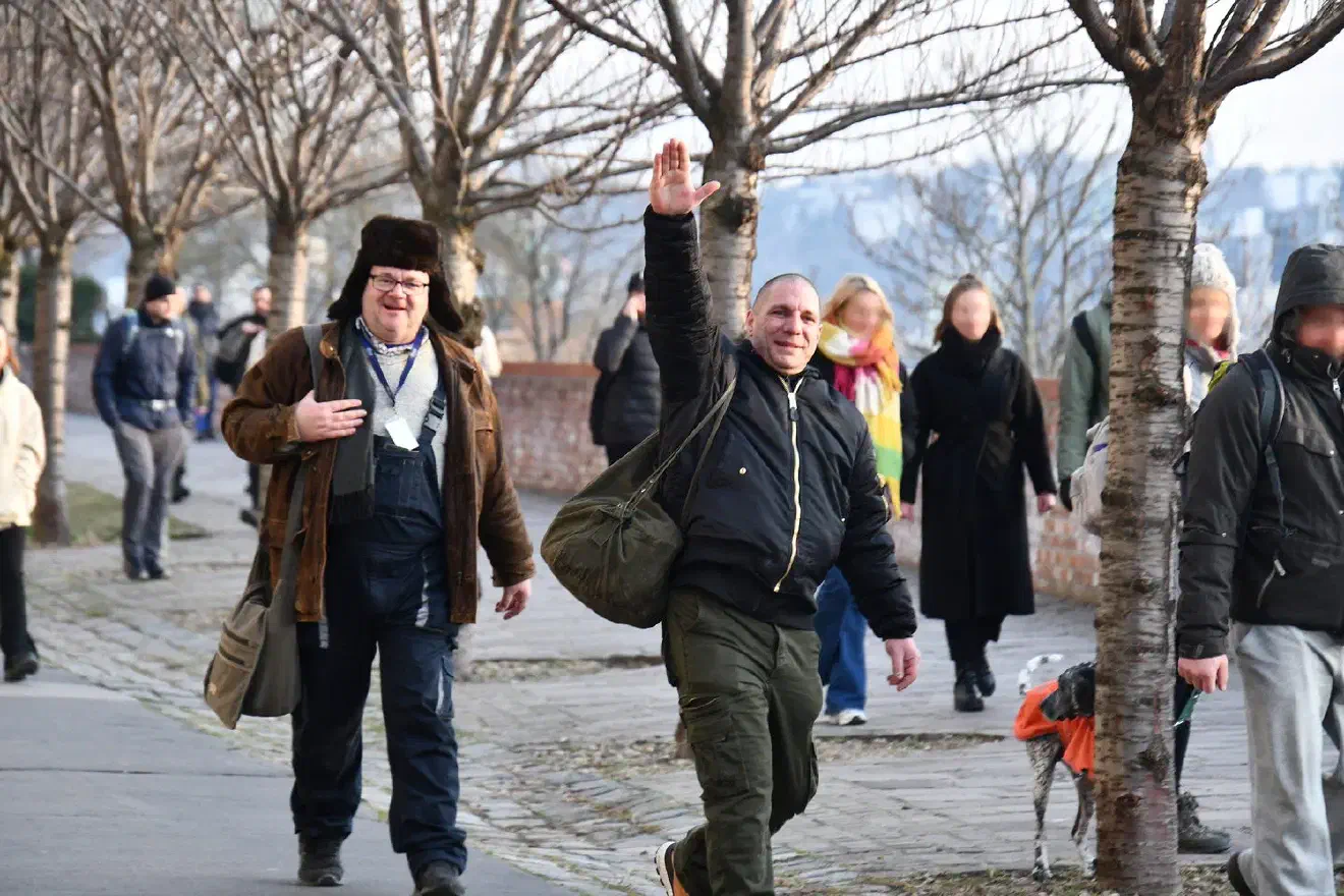 Neben der „Gedenk- und Wandertour“ wurde im Vorfeld auch die stationäre Kundgebung zum „Day of Honor“ in Budapest beworben. organisiert wurde die diesjährige Veranstaltung von der Neonazigruppierung „Légió Hungária“ - die ungarischzen Behörden untersagten die Veranstaltung jedoch im Vorfeld.