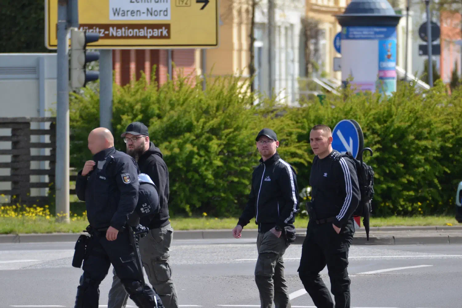 Demonstration der "Neue Stärke Partei" (NSP) in Waren (Müritz)