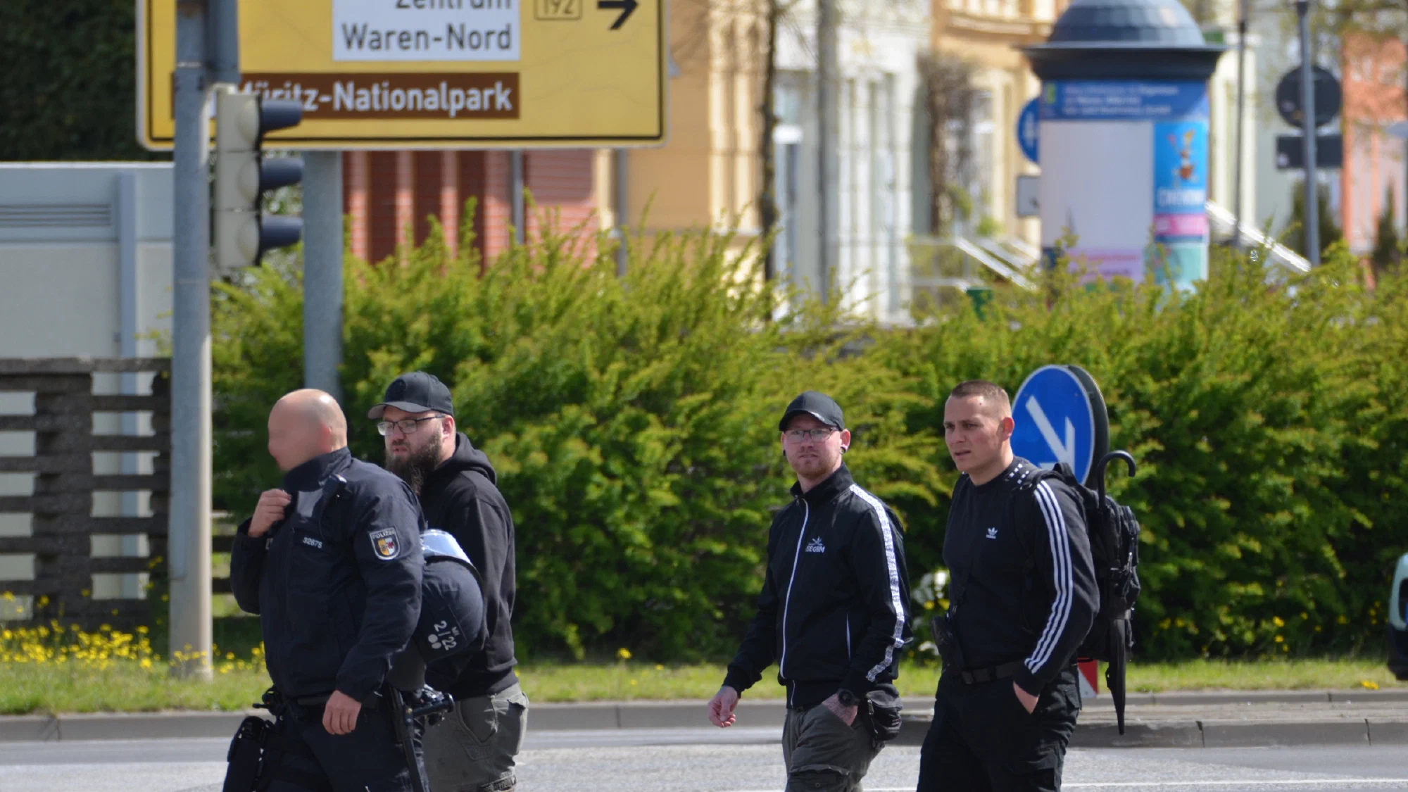 Demonstration der "Neue Stärke Partei" (NSP) in Waren (Müritz)