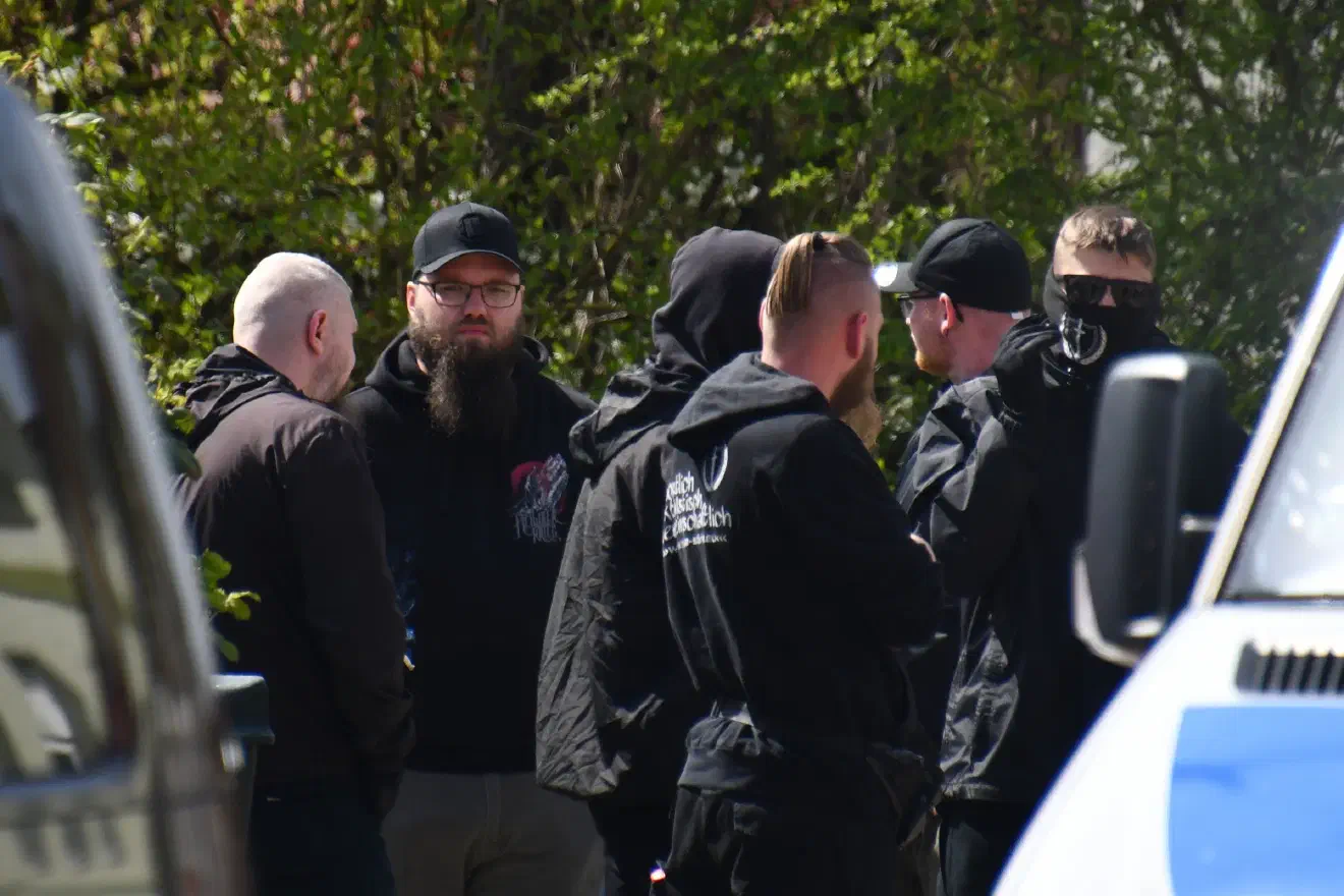 Die recht junge neonazistische Kleinstpartei "Neue Stärke Partei" (NSP) musste ihre für Rostock angekündige Veranstaltung aufgrund eines Verbots durch die Ordnungsbehörden kurzfristig nach Waren (Müritz) in Mecklenburg-Vorpommern verlegen. Waren ist der Wohnort des aktuellen Bundesvorsitzenden der Partei, Christoph Thews. 