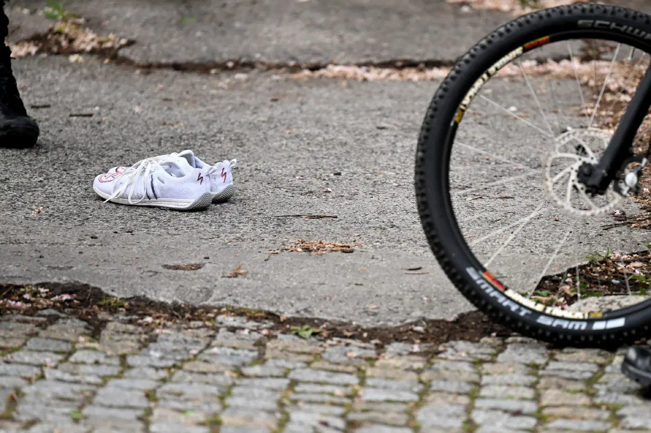 Die gleiche Symbolik befand sich auch auf den Schuhen.