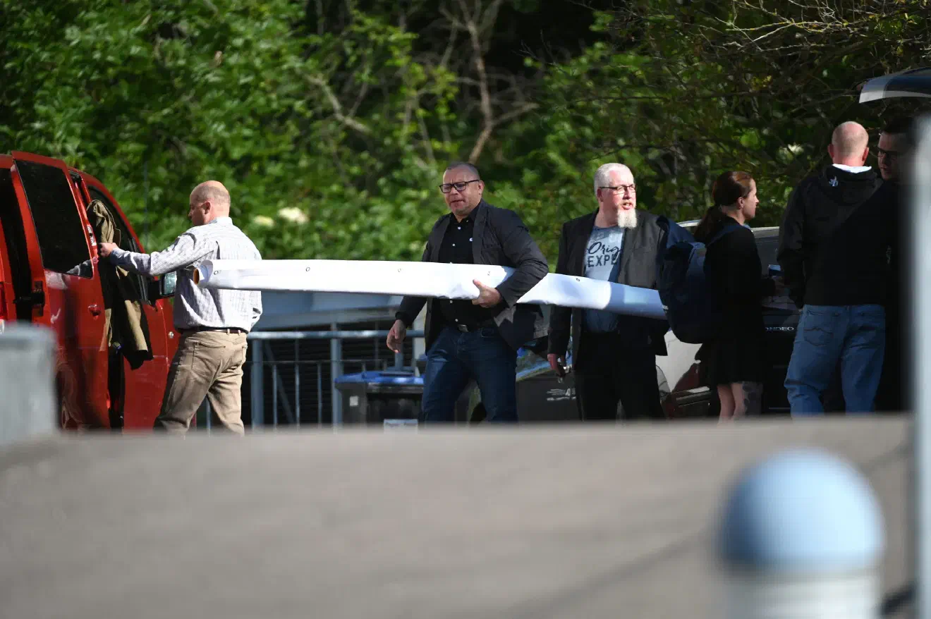 Für die Parteiführung stand, trotz Unbehagens ihrer Mitglieder, die Umbenennung in "Die Heimat" letztlich nicht mehr zur Debatte. Aus diesem Grund wählte die Bundesführung - reichlich suggestiv - mit dem Slogan "WIR SIND DIE HEIMAT" in diesem Jahr ein Parteitagsmotto, welches nur wenig Anlass für Spekulation über die Zielsetzung bot. 
