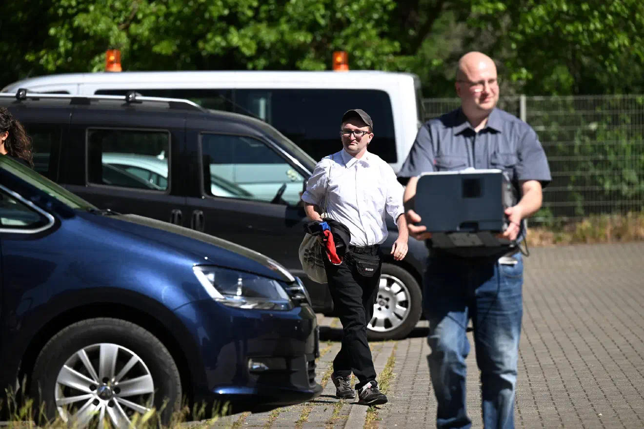 Von der ebenfalls angekündigten Transformation zur "Netzwerk- und Anti-Parteien-Bewegung" war nach der Umbenennung allerdings keine Rede mehr. Inhaltlich und programmatisch werde es keine Veränderungen geben, wie das NPD-Bundesvorstandmitglied noch auf dem Parteitag in einer Videobotschaft verkündete. Am Ende bleibt lediglich eine Umbenennung und die Hoffnung nicht allzu schnell als Neonaziorganisation identifiziert zu werden.