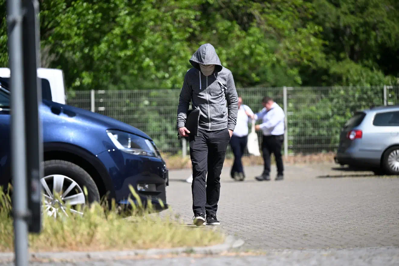 Das eine Vermummung nicht immer von Erfolg beschieden ist, beweist dieser Teilnehmende...
