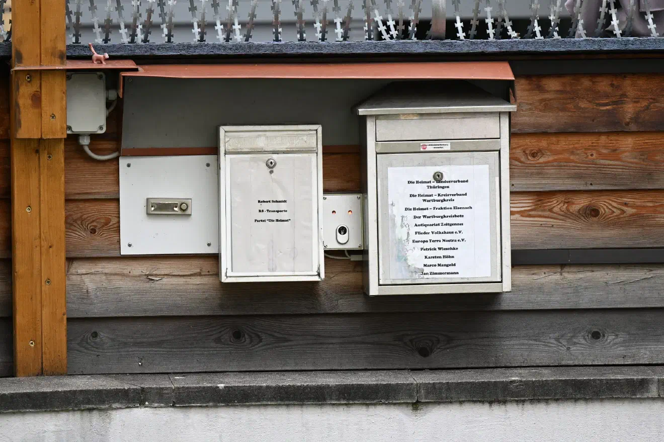 Das Gebäude ist Sitz verschiedener extrem rechter Organisationen.