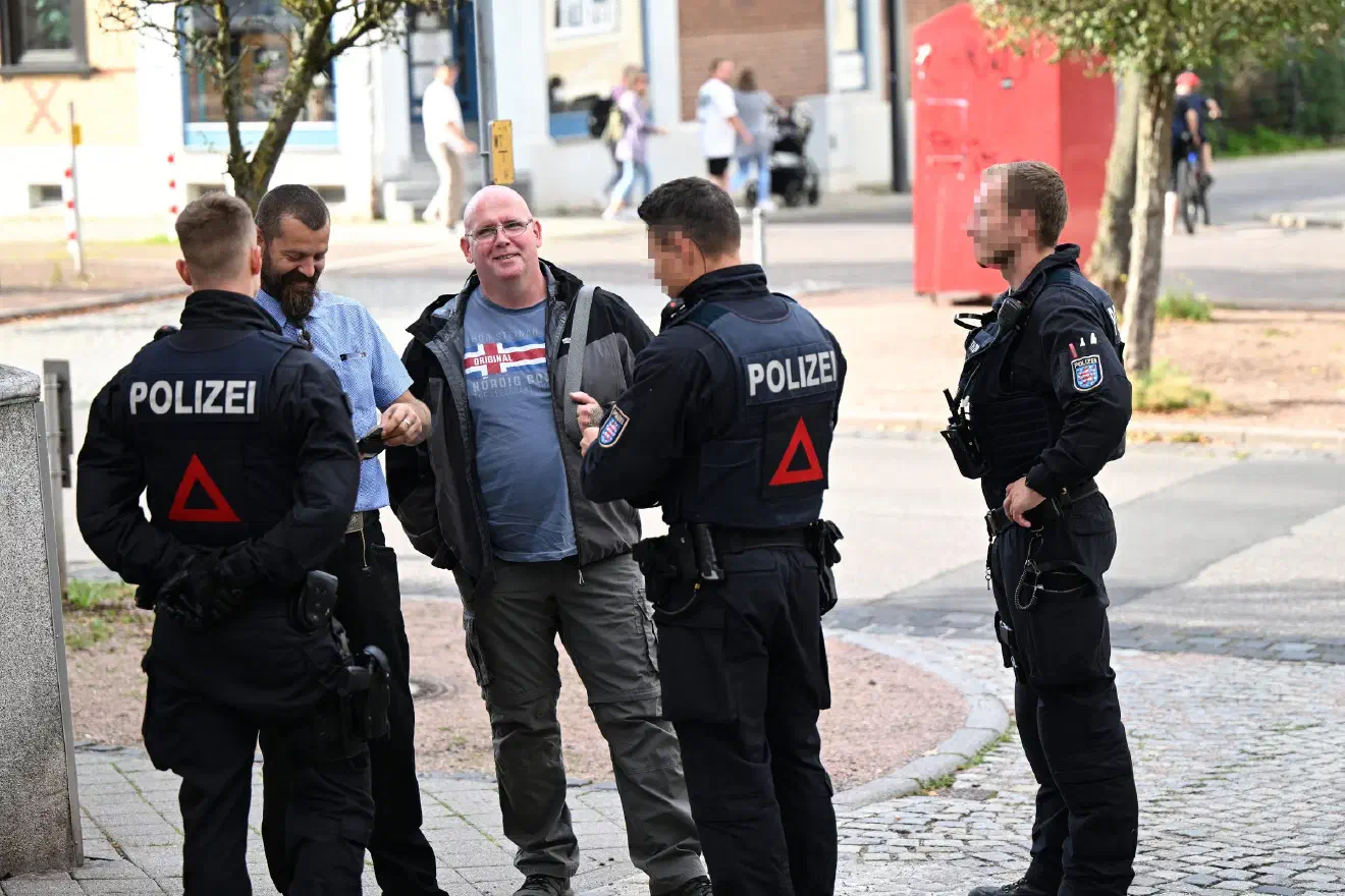 Neben weiteren Neonazis erhielt auch Stanley Röske beim Verbot von Combat 18 (C18) im Januar 2021 eine entsprechende Verbotsverfügung zugestellt.