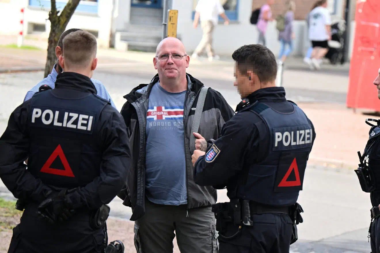 Zuletzt musste sich Röske mit weiteren Neonazis im August 2022 vor dem Landgericht München verantworten. Der Münchner Prozess gegen mutmaßliche Funktionäre und Mitglieder des verbotenen Neonazi-Netzwerks »Blood & Honour« hat für die Neonazis mit Geld- und Bewährungsstrafen geendet. Ihnen wurde ihm die Fortführung der Organisation zur Last gelegt.