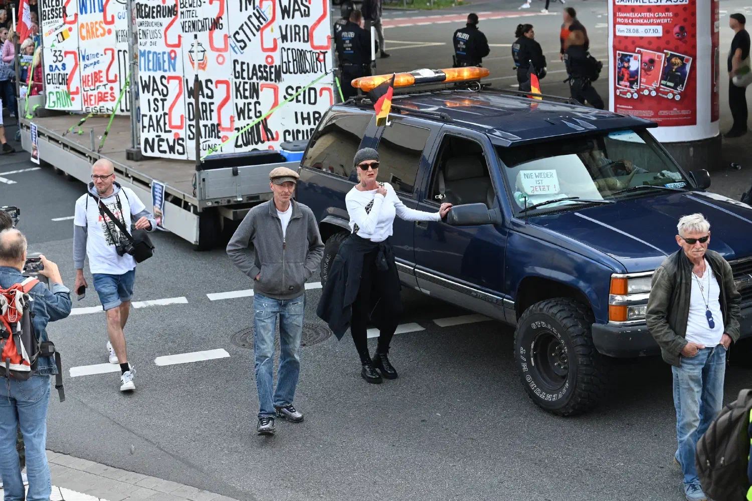 Demonstration von Verschwörungsideolog:innen in Bremen