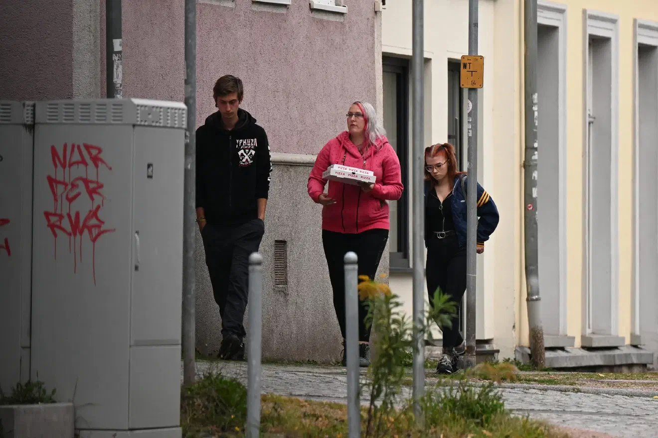 Im November diesen Jahres wird es nun eine antifaschistische Demonstration gegen die Neonazi-Aktivitäten in Eisenach geben. Die Strategien der Raumaneignung von Neonazis, die alltäglichen Bedrohungen und Gewalttaten von Neonazis stehen dort im Mittelpunkt. Auf die Sicherheitsbehörden und die Stadtverwaltung in diesem Zusammenhang zu setzen dürfte der falsche Weg sein.