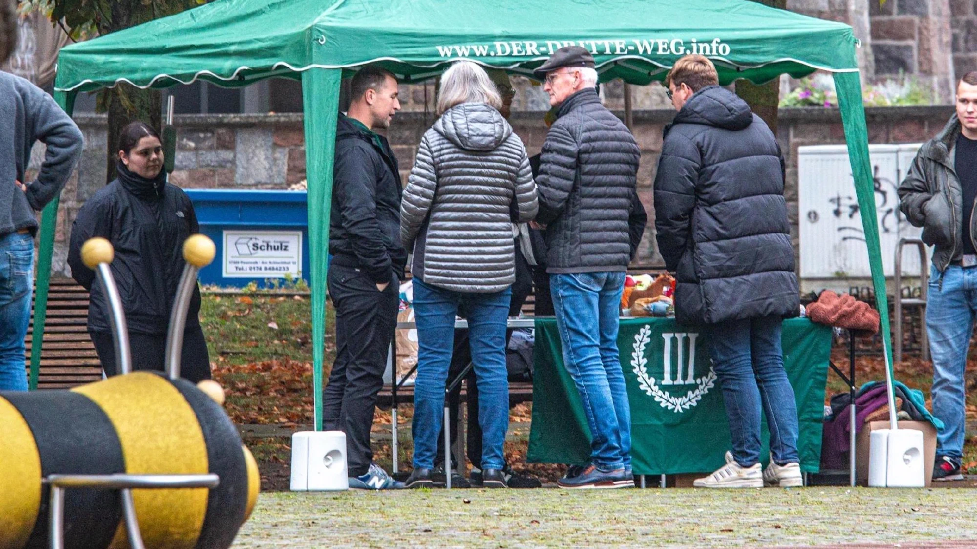 Infostand vom III. Weg in Pasewalk