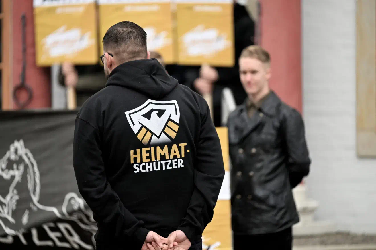 Die nun durchgeführten Kundgebungen standen auch im Zusammenhang mit der bundesweiten Neonazi-Kampagne "Werde Heimatschützer". Diese ist die Fortsetzung der NPD-"Schutzzonen-Kampagne" - bei welche Neonazis angehalten wurden im Sinne einer rassistisch motivierten Bürgerwehr durch Stadtteile zu patrouillieren.
