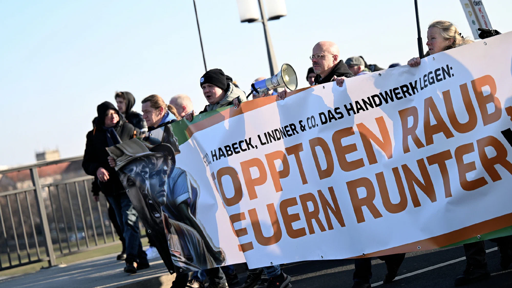 "Die Regierung auslöschen" - Bauernproteste und Neonazis in Dresden