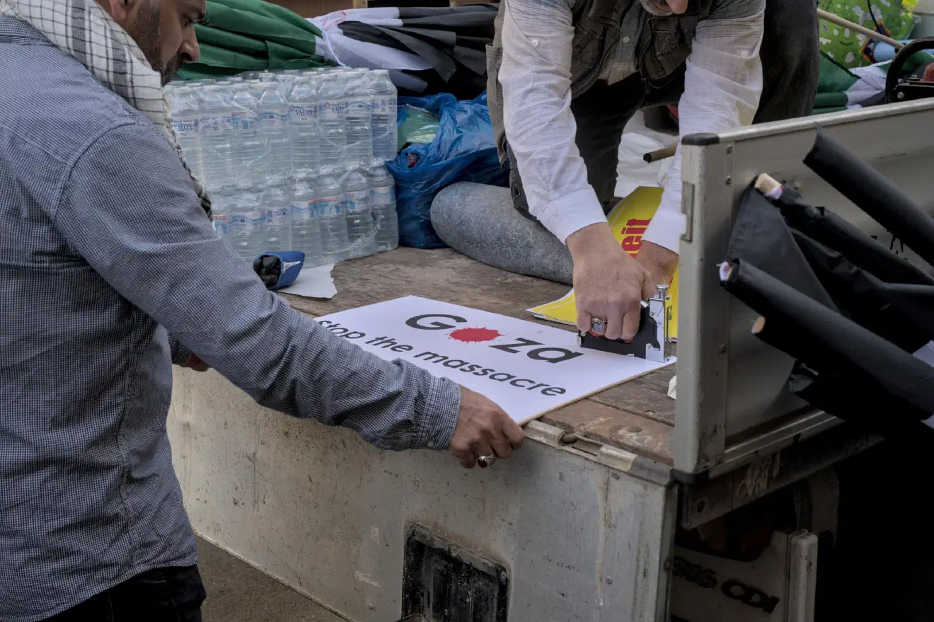 Die Ideologie des iranischen Regimes spiegelt nicht die Ansichten des iranischen Volks wider. Im Iran gibt es große Proteste, unter anderem wegen der Unterdrückung der Frauen oder der verbreiteten Armut durch die Finanzierung des Terrors.