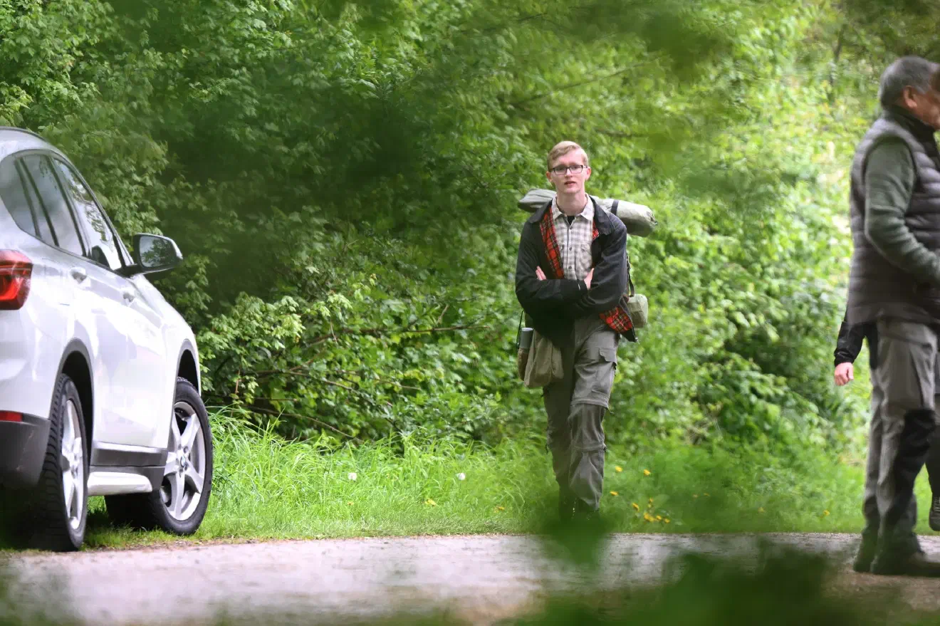 Treffpunkt der Wanderung war ein Parkplatz in der niedersächsischen Gemeinde Wunstorf im Süden des Steinhuder Meers. Bei erfolgreicher Absolvierung der Laufstrecke von insgesamt 50 Kilometern erhielten Teilnehmende sowohl eine Urkunde der JN wie auch ein entsprechendes Abzeichen.