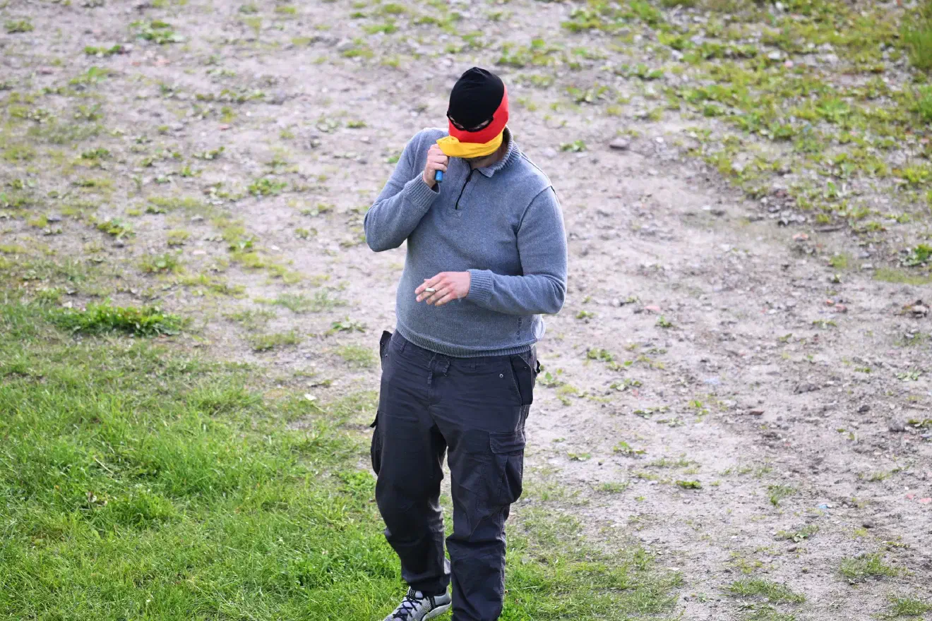 Zuletzt wurde das Gelände auch für den Europakongress der "Jungen Nationalisten" genutzt. Über das Pfingstwochenende versammelten sich hier etwa 100 Neonazis aus mehreren europäischen Ländern - darunter auch die Führungsspitze der neonazistischen Kampfsportreihe "Kampf der Nibelungen" (KDN).