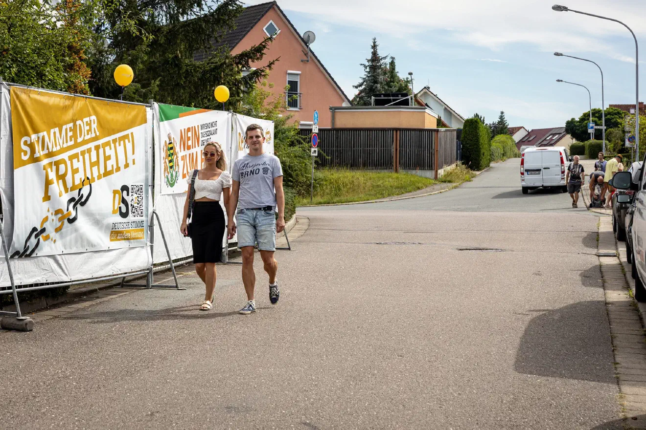 Die erneute Untätigkeit der Polizei wirft Fragen auf zum Umgang mit der zunehmenden Radikalisierung und Gewaltbereitschaft der rechtsextremistischen Szene in Sachsen.