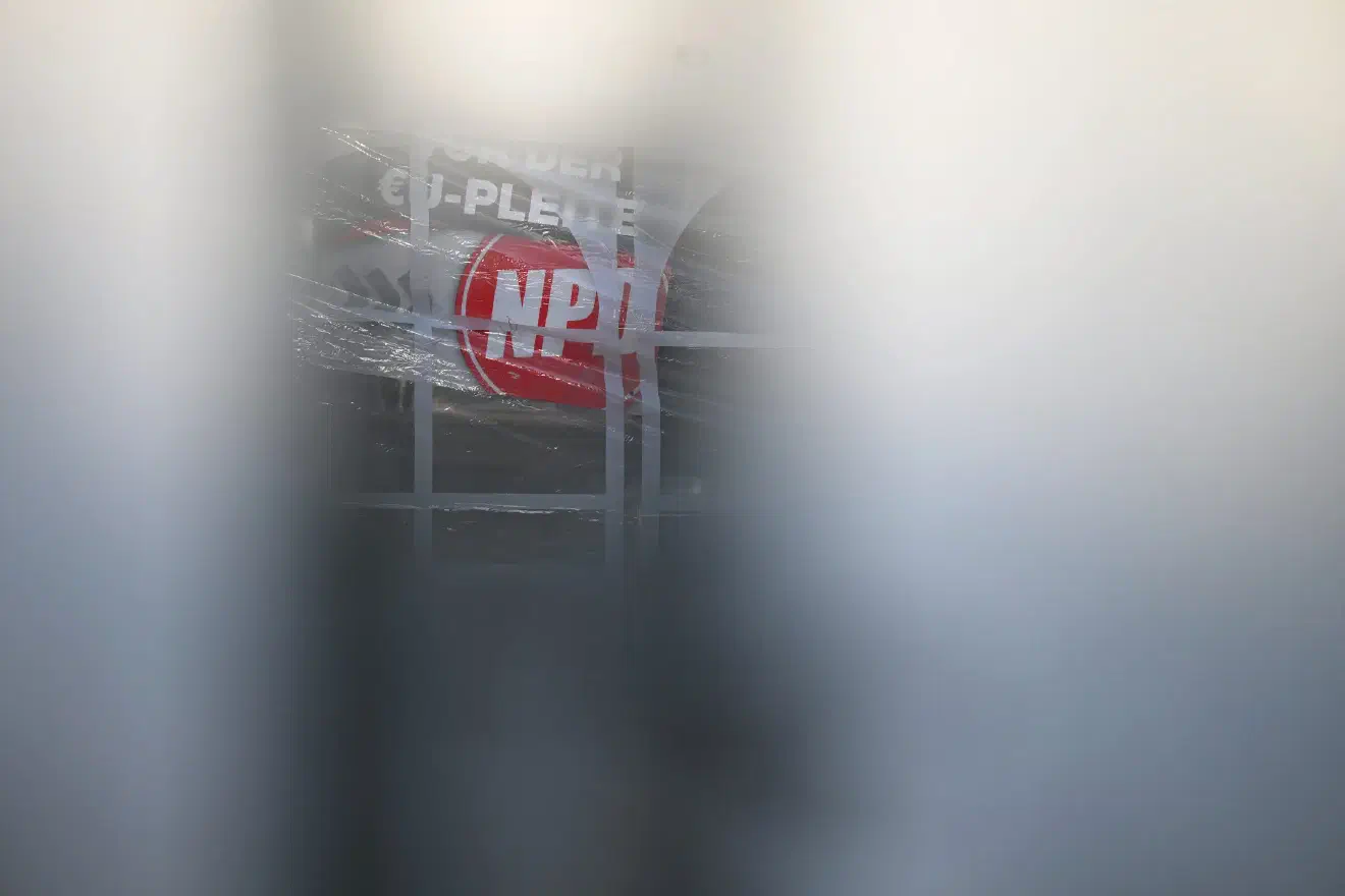 Auch wenn sich die Partei längst in "Die Heimat" umbenannt hat, hängen Teile der Partei immer noch am alten Namen und Erscheinungsbild.