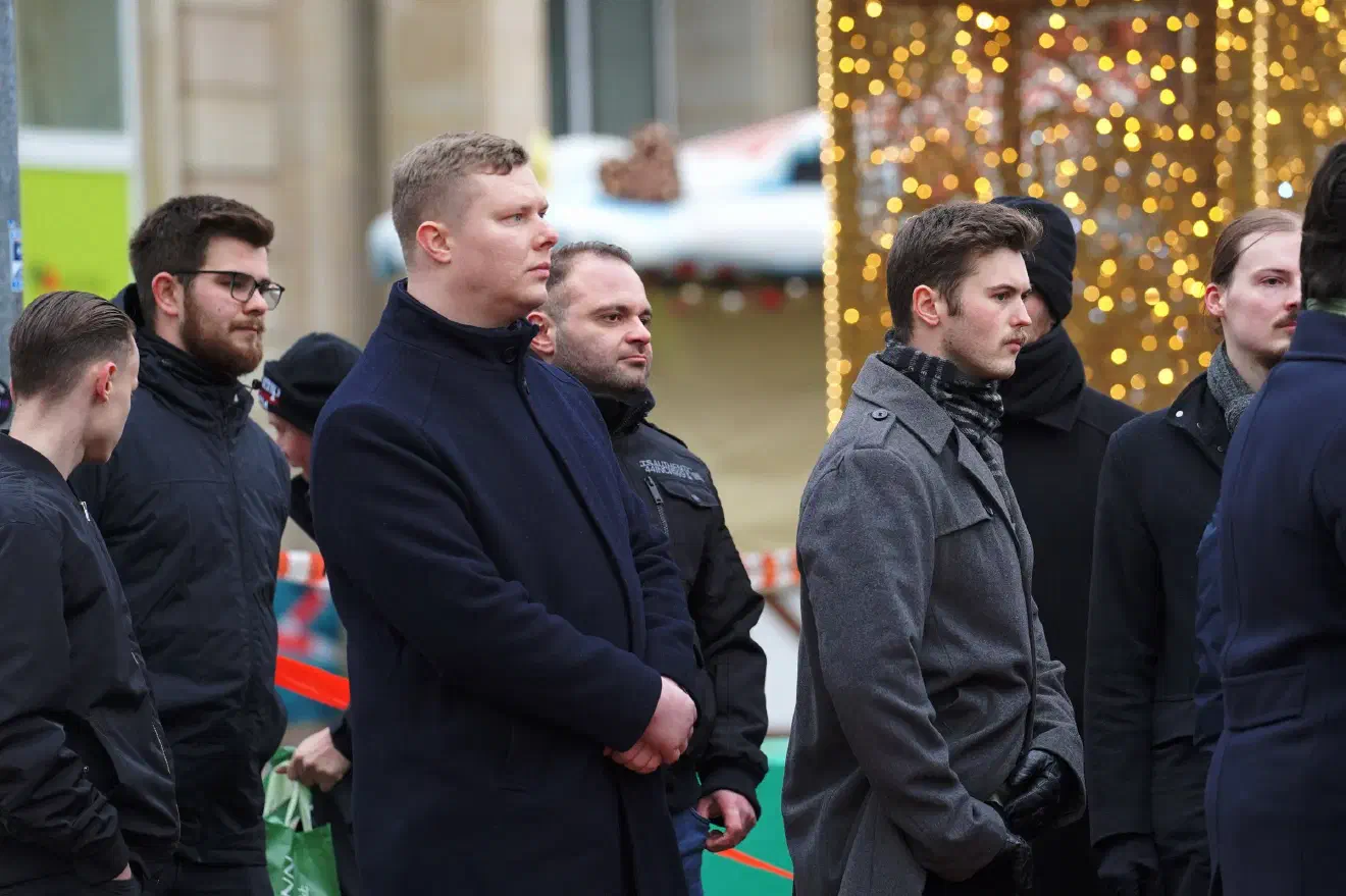 Die Junge Alternative nutzte den Anschlag, um ihre rassistische Propaganda und migrationsfeindliche Narrative zu setzen und um Wahlkampf für die Bundestagswahl im Februar zu betreiben. Es wird für die JA also vielmehr ein PR-Termin als ein Gedenken an die Todesopfer des Anschlags gewesen sein.