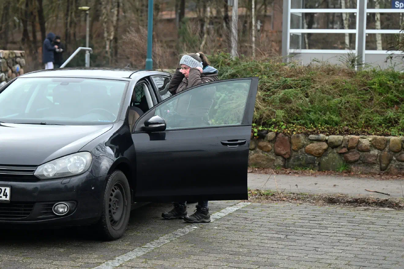 Die Organisation spricht vor allem jene Menschen an, die dafür offen sind, dass die derzeitige Verfasstheit der BRD mit ihrer staatlichen Ordnung beliebig auswechselbar sei und jede:r im eigenen Wohnzimmer ein legitimes Staatsgebiet gründen könne.