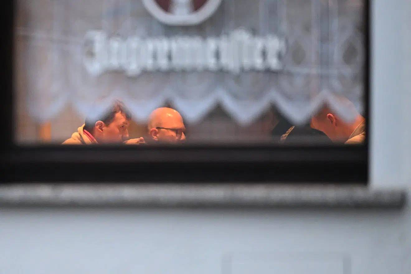 Der Personenkreis, welcher dabei in Schnellroda zusammenkommt, sieht sich als Elite, als intellektuelle Speerspitze der nationalen Bewegung.