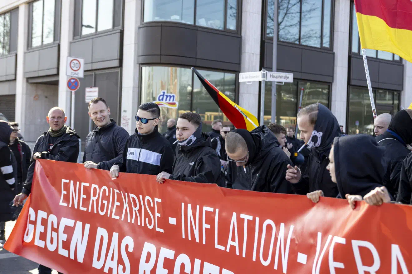 Es traten viele junge Neonazi-Gruppierungen in Erscheinung, die teils auch eigene Transparente mitbrachten. So waren etwa Teilnehmende der Gruppen „Urbs Turrium“ aus Bautzen, von der „Gerschen Jugend“, den „Jungen Patrioten Deutschlands“, von der „Chemnitzrevolte“ und der „Kampf Brigade Berlin“ vertreten.