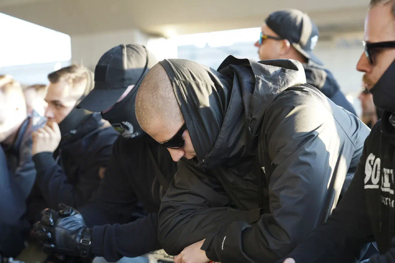 Die angereisten Neonazis zeigten sich frustriert und gaben an, dass sich der Weg nach Berlin für sie überhaupt nicht gelohnt habe.