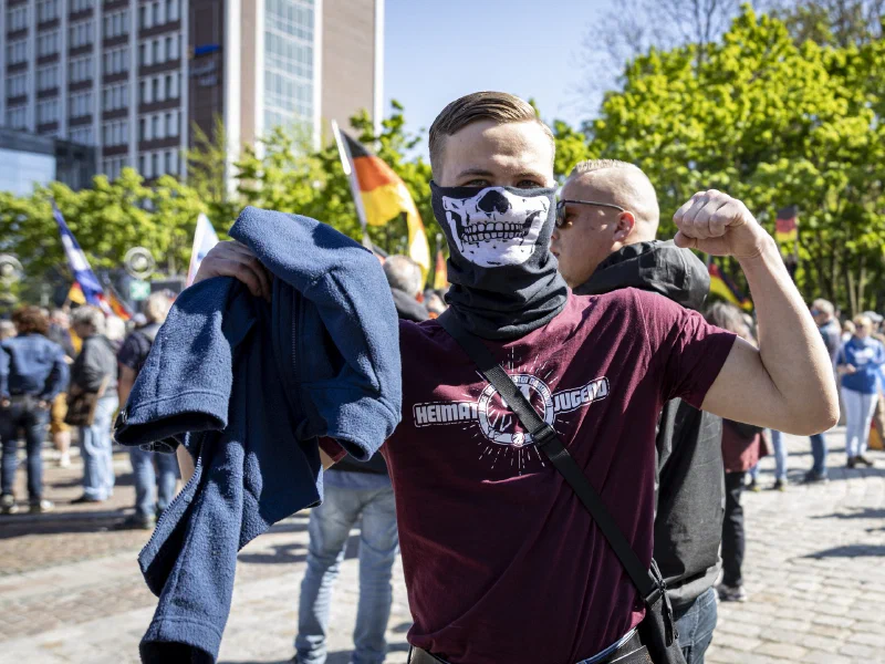 Querdenken und Neonazismus - Demonstration in Dortmund