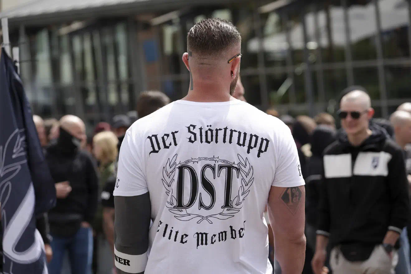 Aufgerufen hatten außerdem Gruppierungen wie "Der Störtrupp", der "Active Club Ostwestfalen" sowie "Jung und Stark".