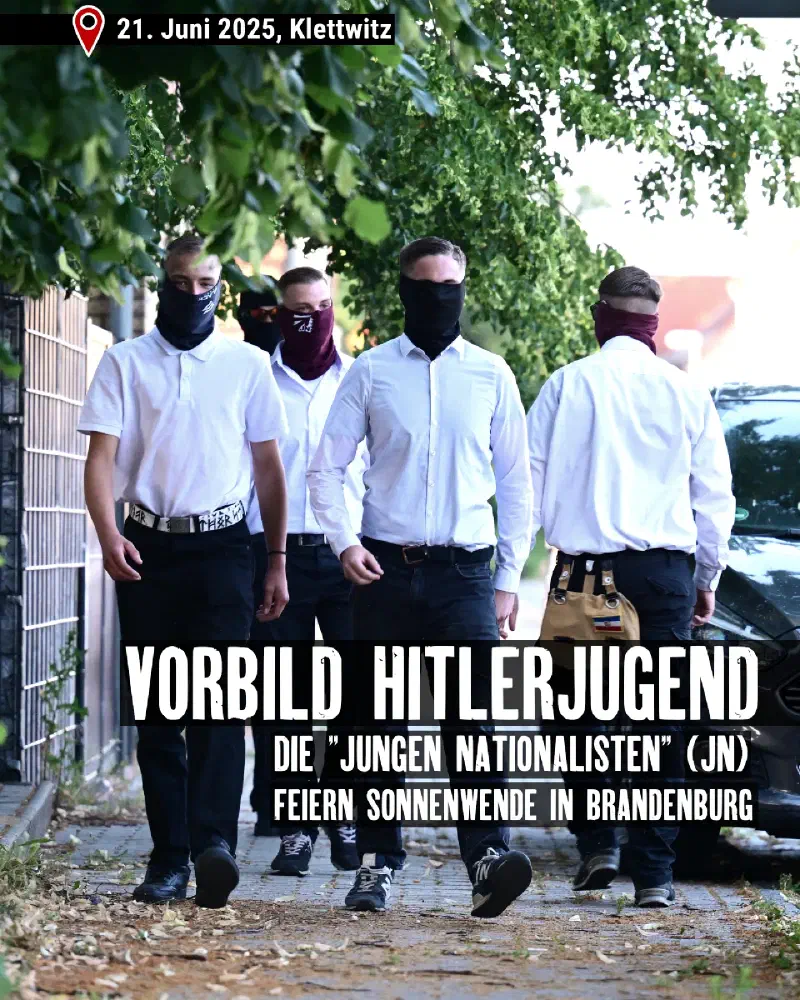 Vorbild Hitlerjugend: die "Jungen Nationalisten" (JN) feiern Sonnenwende in Brandenburg