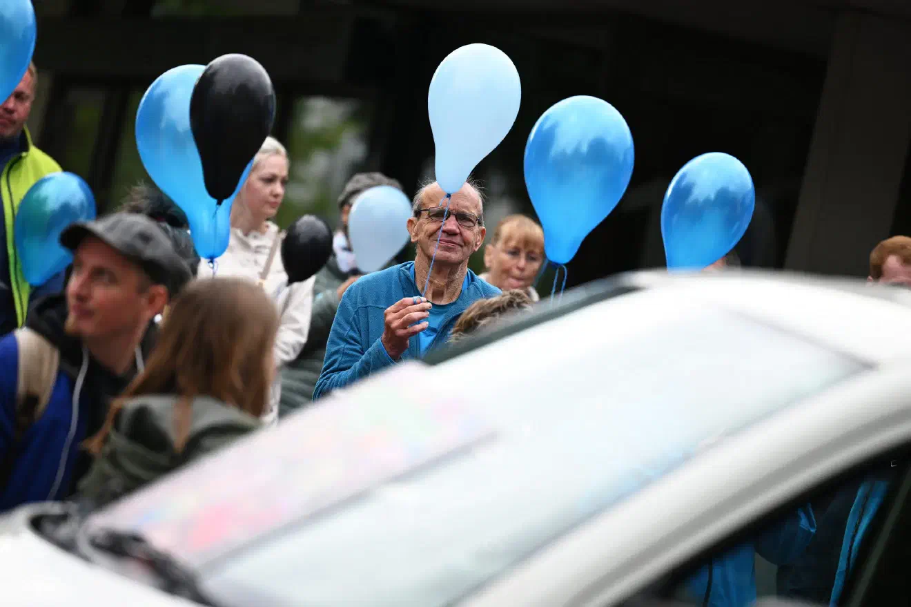 Nienburger Teilnehmer:innen (hier im Bild)  kommen regelmäßig nach Bassum, da in ihrem eigenen Landkreis kaum öffentliche Aktionen der dortigen AfD stattfinden.