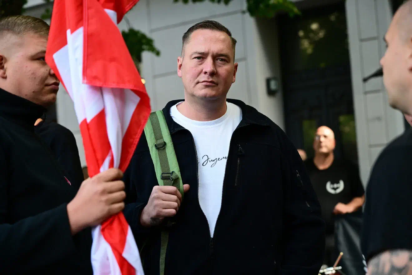 Am 23. August fand in Magdeburg eine Neonazi-Demonstration gegen den CSD statt. Knapp 350 Personen folgten dem Aufruf der "Jungen Nationalisten" sowie der Partei "Die Heimat".