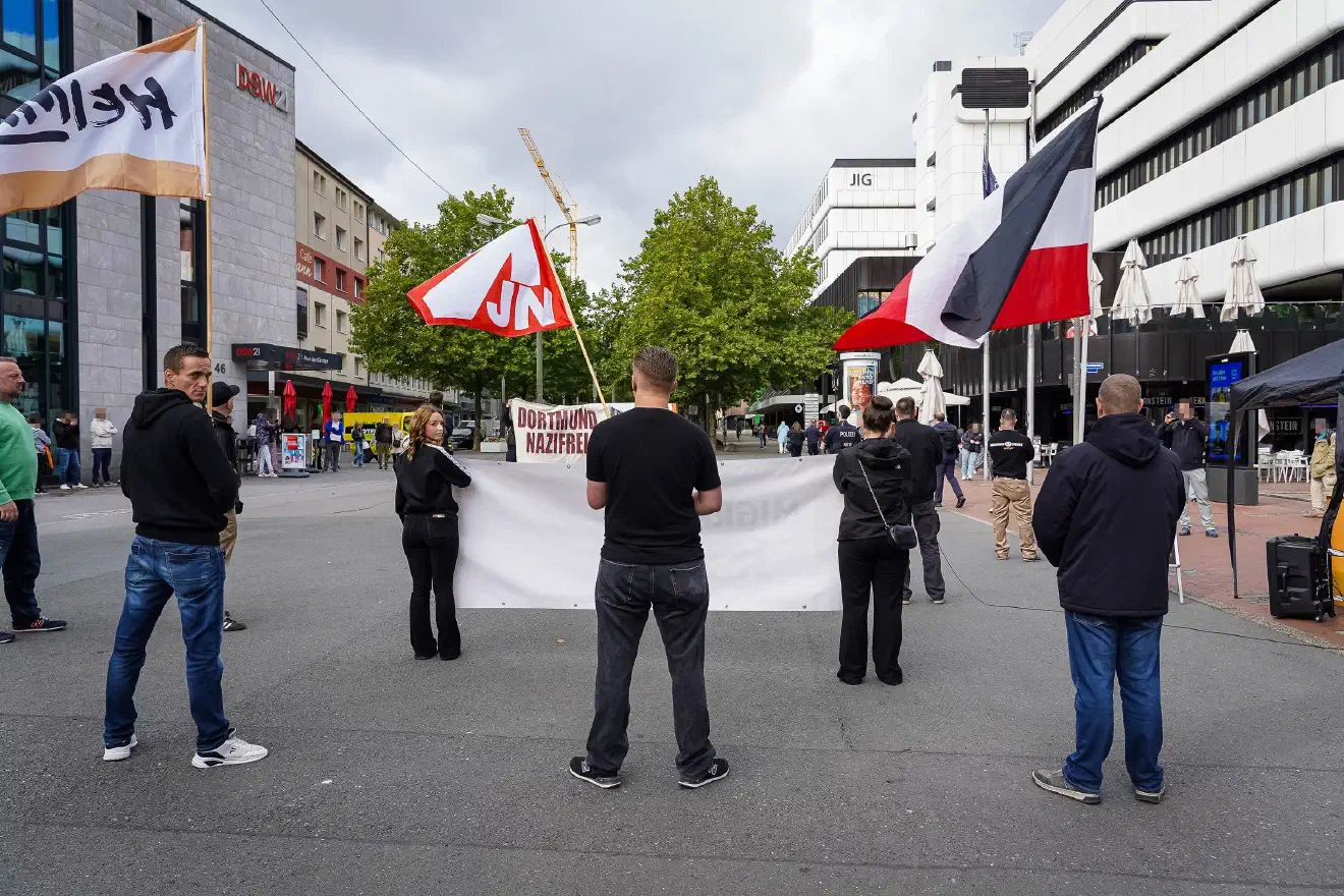 Am Freitag, den 12. September, führte die neonazistische Partei "Die Heimat" eine Kundgebungstour durch Dortmund, Bochum und Essen durch - mit überschaubarem Erfolg.