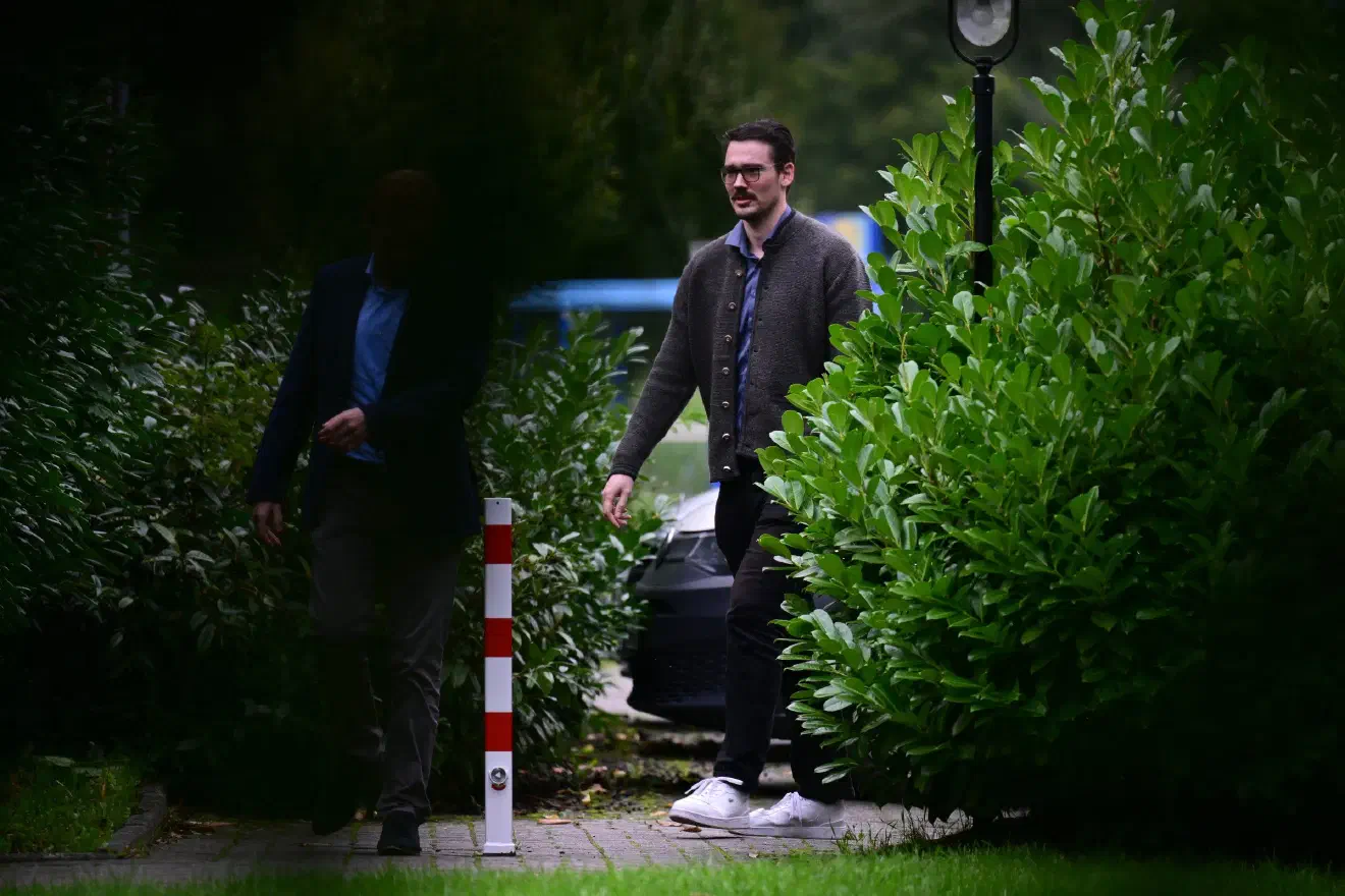 Unter den Teilnehmenden, überwiegend junge Männer, waren Personen, die teilweise bereits als Mitglieder oder Aktivisten der Jugendorganisation Junge Alternative (JA) in Erscheinung getreten waren.