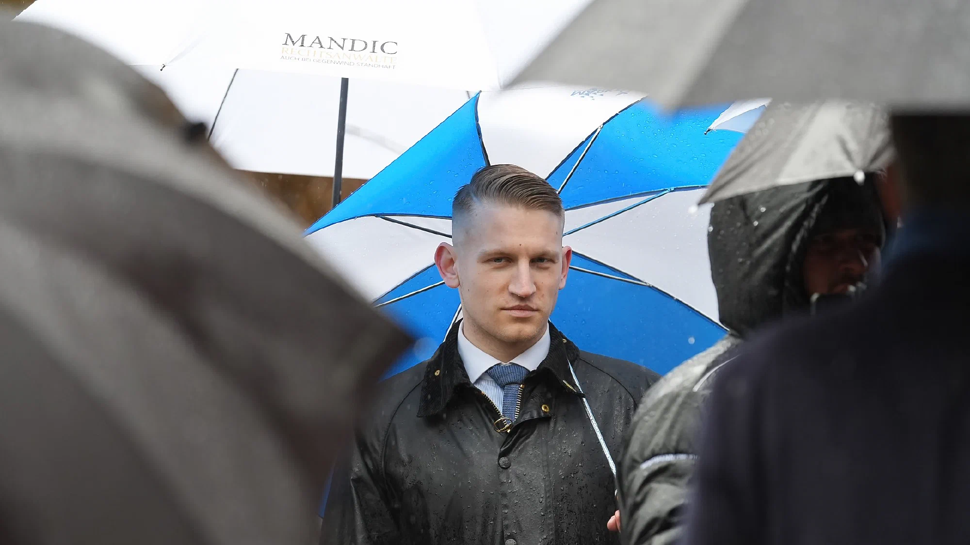 Pilgerreise im Regen: AfD NRW und Neonazis an den Externsteinen