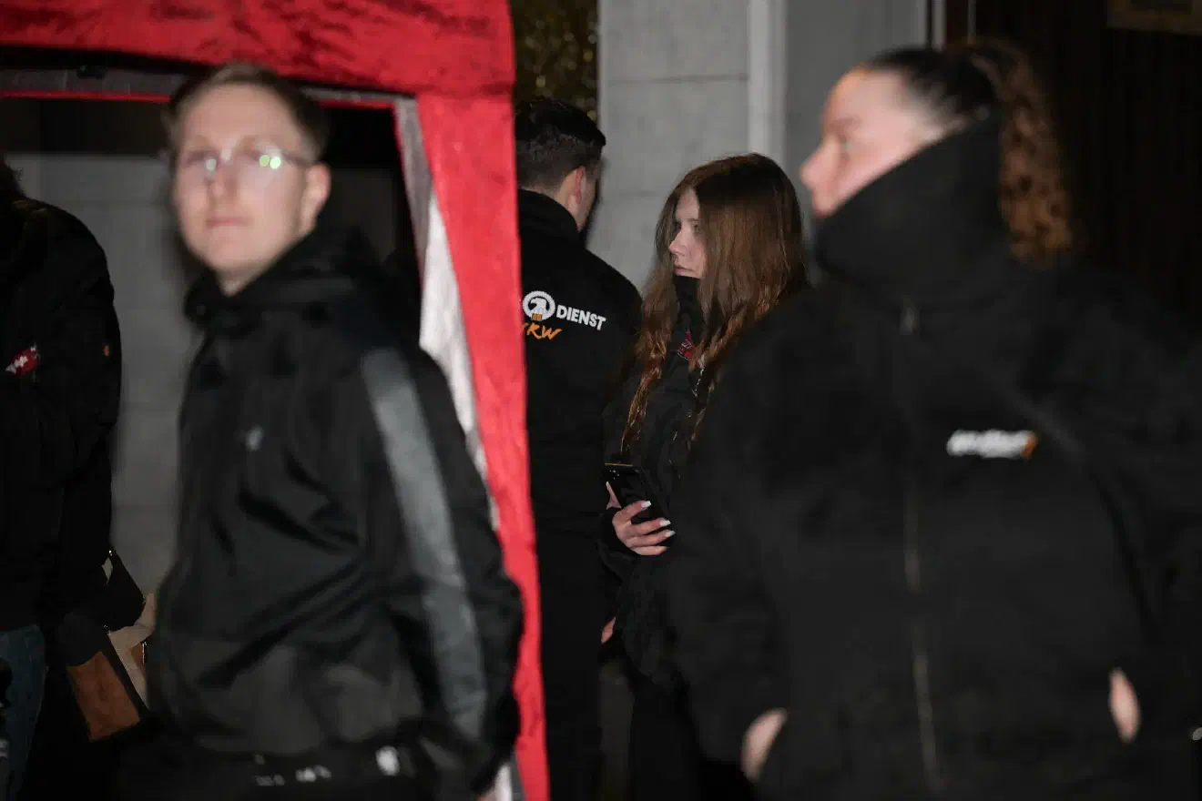 Zwar bleibt die Szene im Ruhrgebiet weiterhin in der Lage, etwa im Zwei-Wochen-Rhythmus Versammlungen zu organisieren. Gleichzeitig tragen interne Schwächen, autoritäres Auftreten von Führungspersonen und disziplinierende Praktiken dazu bei, dass die Strukturen für viele an Attraktivität verlieren.