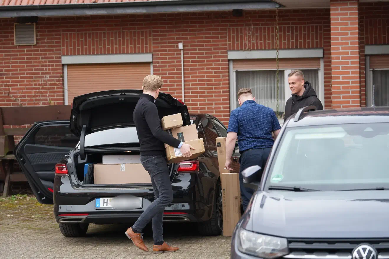 Einige Teilnehmenden waren das erste Mal in Brettorf – die Veranstaltung bot trotz der abgeschiedenen Lage einen niedrigschwelligen Einstieg für vor allem junge Personen.