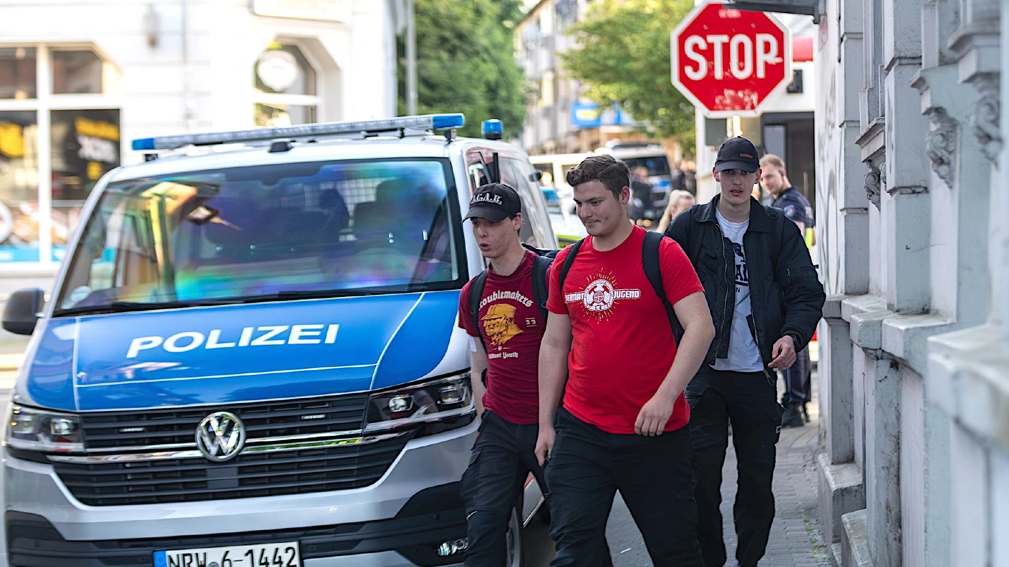 Militant Neonazi-Youth beim "Offenen Abend" in Dortmund